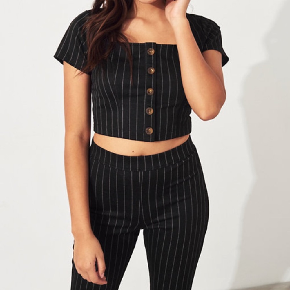 Hollister Square Neck Crop Top